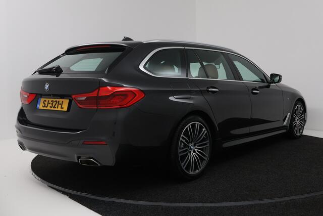 BMW 5-SERIE Touring 520i Corporate Lease High Executive (PANORAMADAK, STOELVERWARMING, ELEKTR STOELEN, CAMERA)