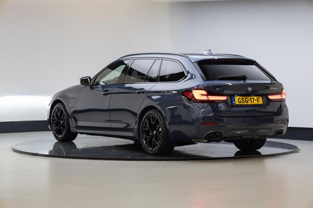 BMW 5-SERIE Touring 530e xDrive High Executive | M-Sport | Co-Pilot | Panorama dak | Trekhaak | H&K |