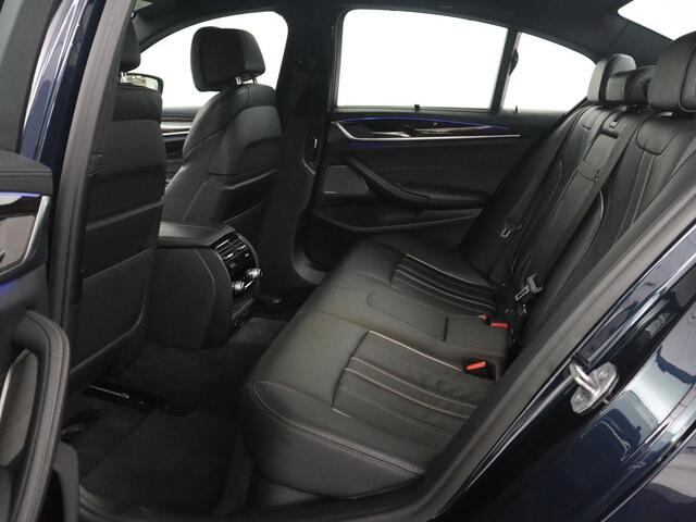 BMW 5-SERIE 530e iPerformance High Executive | Trekhaak | Leder | Adaptive cruise | Carplay | Camera | Sfeerverlichting | Harman/Kardon | Stoelverwarming | Memory | Full LED |