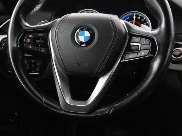 BMW 5-SERIE 530e iPerformance High Executive | Trekhaak | Leder | Adaptive cruise | Carplay | Camera | Sfeerverlichting | Harman/Kardon | Stoelverwarming | Memory | Full LED |
