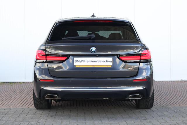 BMW 5-SERIE Touring 530e Business Edition Plus | SoH 90% | Pano Dak | Trekhaak | Driving Assistant Professional | Stuurwiel Verwarming |