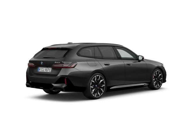 BMW 5-SERIE Touring 530e M Sport Pro Edition | M Sportpakket Pro | Innovation Pack | Travel Pack | Comfort Pack