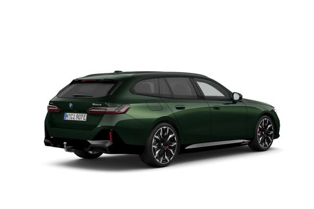 BMW 5-SERIE Touring 550e xDrive | M Sportpakket Pro | Innovation Pack | Travel Pack | Comfort Pack | Trekhaak