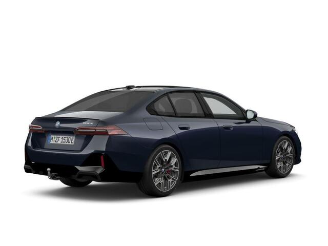 BMW 5-SERIE 530e M Sport Edition High Executive | SoH 100% | M Sportpakket Pro | Innovation Pack | Travel Pack | Comfort Pack | Trekhaak | Panoramadak | Harman Kardon
