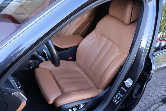 BMW 5-SERIE M550d xDrive High Executive | M-Sport | Panoramadak | ACC | 360*Camera | SoftClose | HUD | Harman/Kardon | Trekhaak |