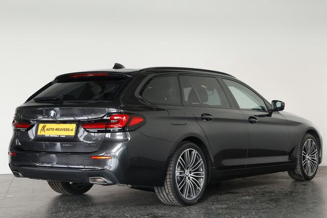 BMW 5-SERIE 520i Executive / LED / Navi / CarPlay / Cam