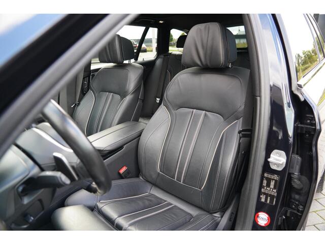 BMW 5-SERIE Touring 530i High Executive M | M Pakket | Schuif/kanteldak | Head-Up display | 20 inch | Adaptieve cruise control | Luchtvering