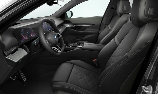 BMW 5-SERIE Touring 530e M Sport Edition Panoramadak - Driving Assistant Professional - Stoelventilatie - Getinte Ruiten - Stoelverwarming voor/achter - Comfort Access - Parking Assistant Plus - Harman Kardon -