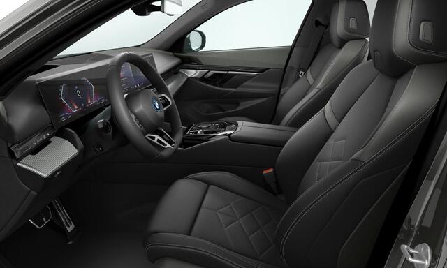 BMW 5-SERIE Touring 530e M Sport Edition Panoramadak - Driving Assistant Professional - Stoelventilatie - Getinte Ruiten - Stoelverwarming voor/achter - Comfort Access - Parking Assistant Plus - Harman Kardon -