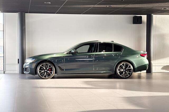 BMW 5-SERIE 530e High Executive | M Sport Pro | Harman Kardon | Glazen Schuif-/kanteldak | Comfort Access | Head-Up Display |