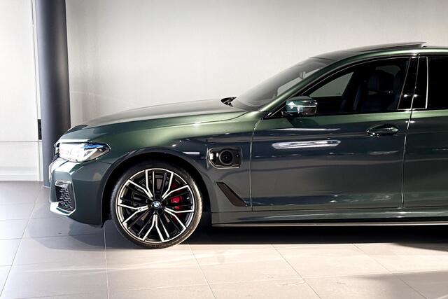 BMW 5-SERIE 530e High Executive | M Sport Pro | Harman Kardon | Glazen Schuif-/kanteldak | Comfort Access | Head-Up Display |