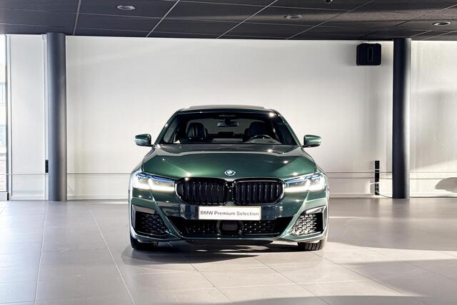BMW 5-SERIE 530e High Executive | M Sport Pro | Harman Kardon | Glazen Schuif-/kanteldak | Comfort Access | Head-Up Display |