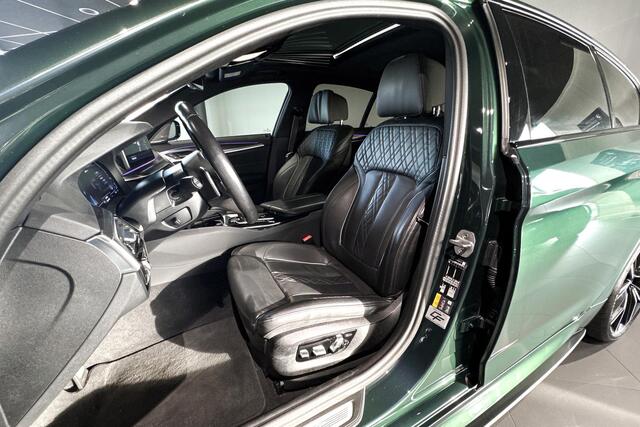 BMW 5-SERIE 530e High Executive | M Sport Pro | Harman Kardon | Glazen Schuif-/kanteldak | Comfort Access | Head-Up Display |