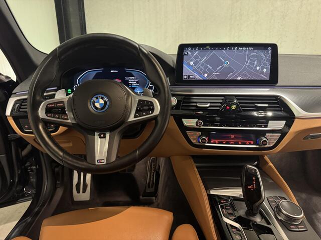 BMW 5-SERIE Touring 530e xDrive M-pakket | panorama | hud | leder | trekhaak |
