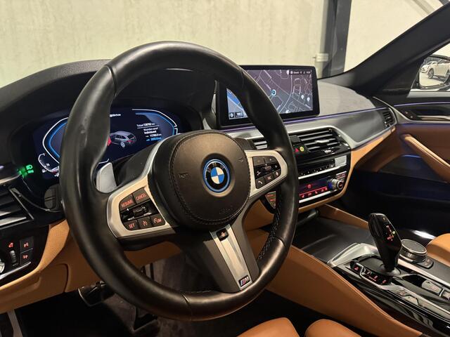 BMW 5-SERIE Touring 530e xDrive M-pakket | panorama | hud | leder | trekhaak |