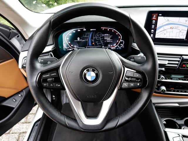 BMW 5-SERIE 545e xDrive Business Edition Plus 1e-Eig. & Dealer-Onderh. BOVAG-Garantie. NL-Auto.