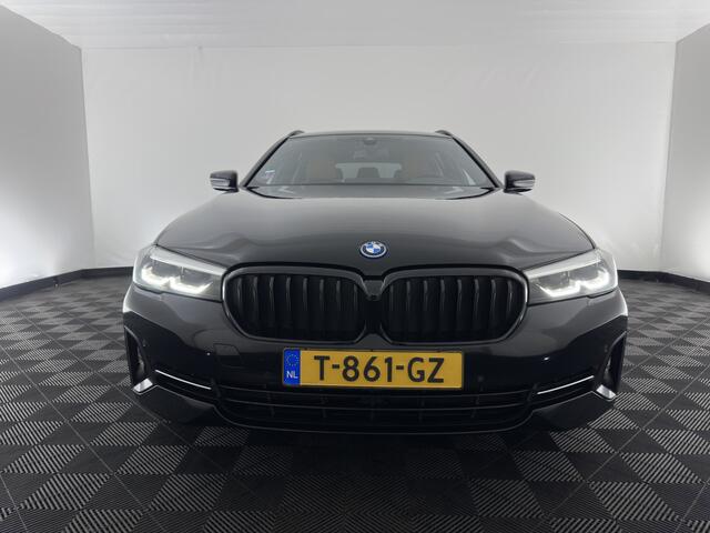 BMW 5-SERIE Touring 530e Business Edition Plus (Plug-in) (INCL.BTW) *LEATHER | FULL-LED | MEMORY-PACK | HEATED-COMFORTSEATS | NAVI-FULLMAP | PRIVACY-GLASS | ECC | PDC | CRUISE | 18''ALU | TOWBAR*