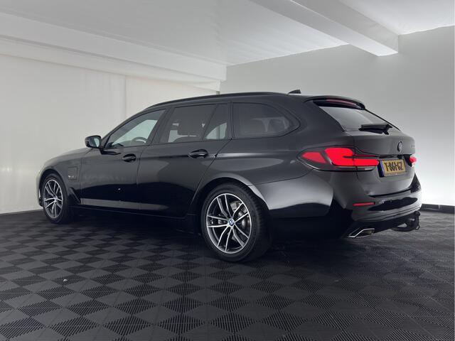 BMW 5-SERIE Touring 530e Business Edition Plus (Plug-in) (INCL.BTW) *LEATHER | FULL-LED | MEMORY-PACK | HEATED-COMFORTSEATS | NAVI-FULLMAP | PRIVACY-GLASS | ECC | PDC | CRUISE | 18''ALU | TOWBAR*