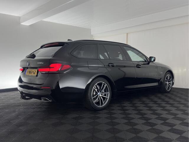 BMW 5-SERIE Touring 530e Business Edition Plus (Plug-in) (INCL.BTW) *LEATHER | FULL-LED | MEMORY-PACK | HEATED-COMFORTSEATS | NAVI-FULLMAP | PRIVACY-GLASS | ECC | PDC | CRUISE | 18''ALU | TOWBAR*