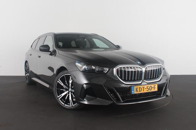 BMW 5-SERIE Touring 530e xDrive M Sport > Trekhaak/20inch/Head-up/Shadow-Line/360 camera/H&K