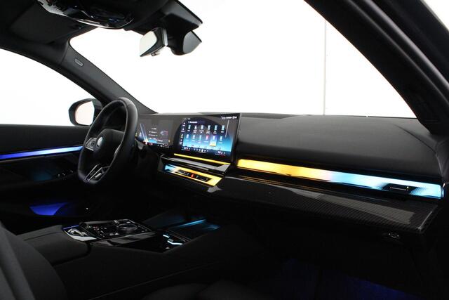 BMW 5-SERIE Touring 530e xDrive M Sport > Trekhaak/20inch/Head-up/Shadow-Line/360 camera/H&K