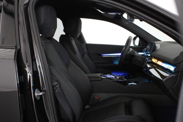 BMW 5-SERIE Touring 530e xDrive M Sport > Trekhaak/20inch/Head-up/Shadow-Line/360 camera/H&K