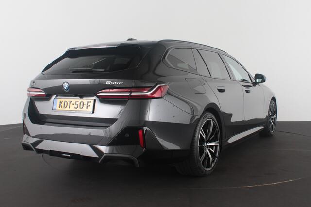 BMW 5-SERIE Touring 530e xDrive M Sport > Trekhaak/20inch/Head-up/Shadow-Line/360 camera/H&K
