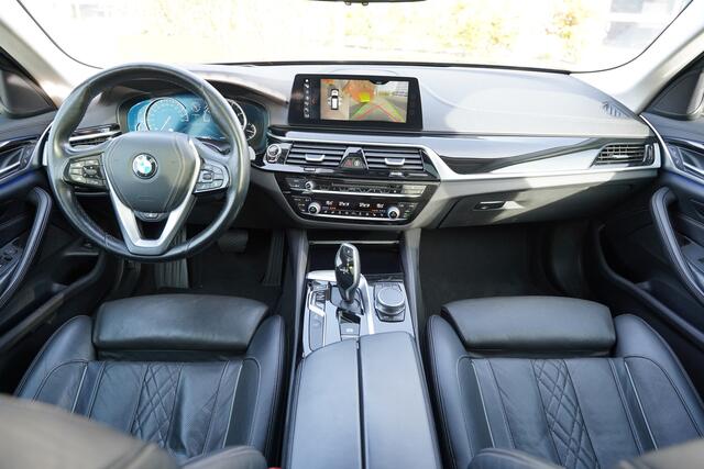 BMW 5-SERIE Touring 520d High Executive 190pk | Apple Carplay/Android Auto | Cruise control adaptief | Dodehoekdetectie | Elektrisch glazen panorama-dak | Head-up display | Luxe lederen bekleding | Rondomzicht camera | Stoel verwarming/ventilatie voor | Dealer onderhouden! – foto 6