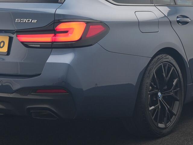 BMW 5-SERIE Touring 530e M Sport PHEV 293pk Dealer O.H. | Active Steering | Trekhaak Af Fabriek | Panodak | Head Up | Adaptive Cruise | Adaptief Onderstel | Camera | Laser LED | Lederen Comfortstoelen Memory & Verwarmd | Sfeerverlichting | Blis | Plug In Hybrid | – foto 6