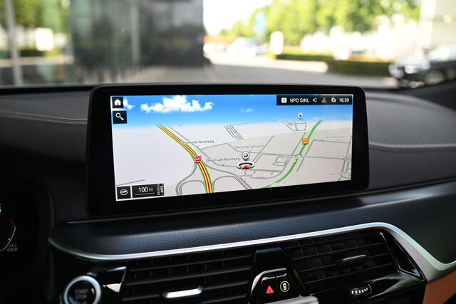 BMW 6-SERIE Gran Turismo 630i High Executive M Sport Automaat / Panoramadak / Laserlight / Achteruitrijcamera / Comfortstoelen / Live Cockpit Professional / Parking Assistant