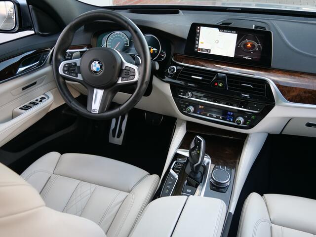 BMW 6-SERIE Gran Turismo 640i xDrive High Executive 340 Pk Automaat Navi / Leer / Schuifdak / M-pakket