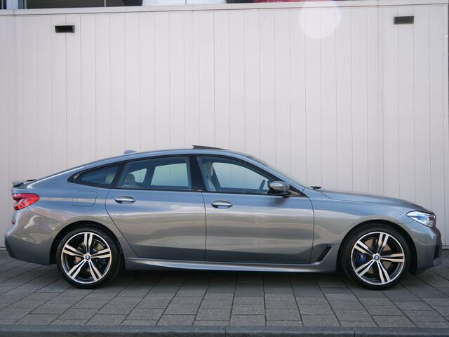 BMW 6-SERIE Gran Turismo 640i xDrive High Executive 340 Pk Automaat Navi / Leer / Schuifdak / M-pakket