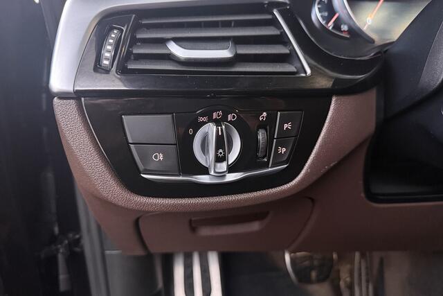 BMW 6-SERIE Gran Turismo 630i High Executive (PANORAMADAK, H&K AUDIO, STOELVERWARMING/VERKOELING, STUURVERWARMING,