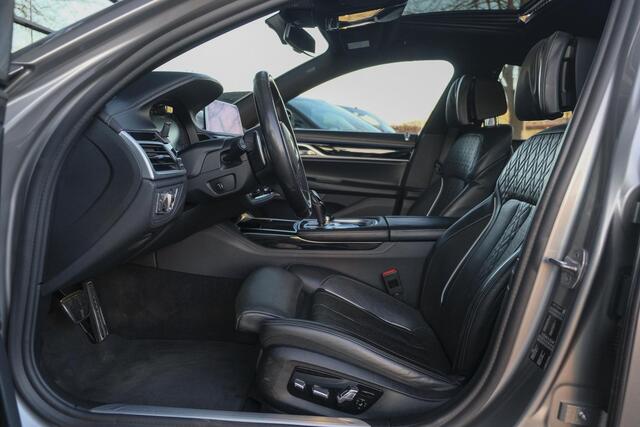 BMW 7-SERIE 730d M-sport 265pk Schuifdak Bowers&Wilkins *BTW* 4-wielsturing Massage Stoelkoeling Comfortstoelen voor+achter