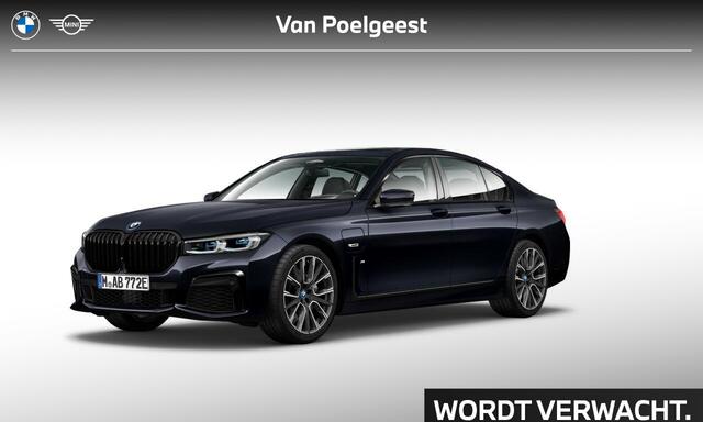 BMW 7-SERIE 745e High Executive M-Sport / CoPilot / Parking Assistant Plus / Active Steering / Harman Kardon / Head-Up / Stoelventilatie / Laserlight / Glazen Schuifkanteldak / Elektrische Zonneschermen / Comfortstoelen / Ambient Air / Gesture Control / Warmte Comfor