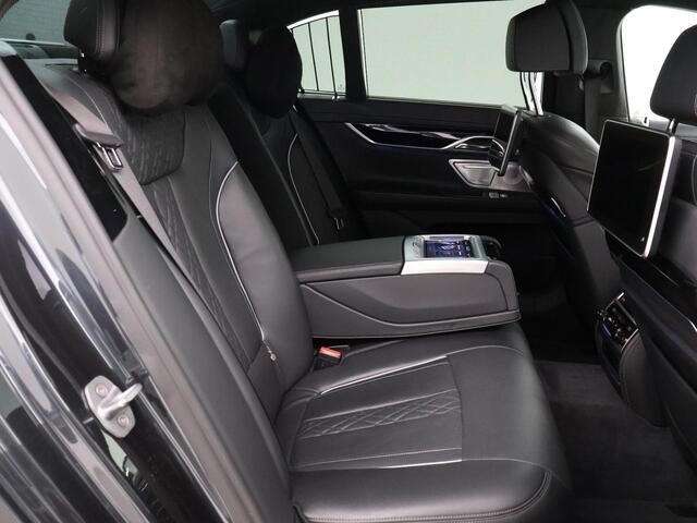 BMW 7-SERIE 750i XDRIVE 449 PK V8 M-SPORT + REAR ENTERTAINMENT B&W HIGH END | LASER | SCHUIFDAK | TREKHAAK