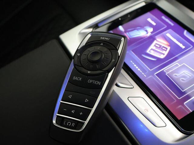BMW 7-SERIE 750i XDRIVE 449 PK V8 M-SPORT + REAR ENTERTAINMENT B&W HIGH END | LASER | SCHUIFDAK | TREKHAAK
