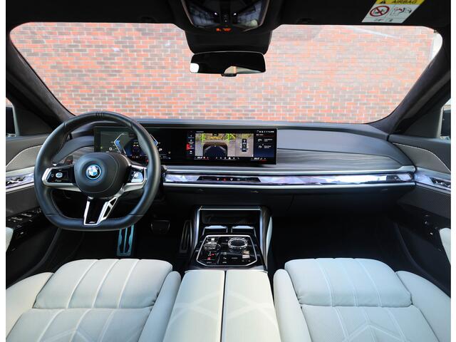 BMW 7-SERIE M760e xDrive *SkyLounge*Executive*Bow&Wil*