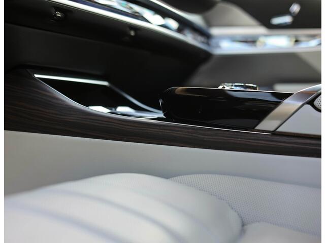 BMW 7-SERIE M760e xDrive *SkyLounge*Executive*Bow&Wil*