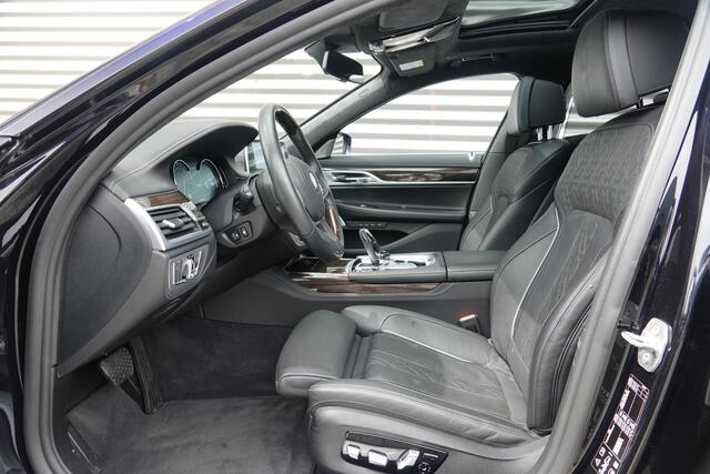 BMW 7-SERIE M760Li xDrive 610 PK V12 | Sky Lounge | Night Vision | Chauffeurspakket | Laser | Schermen | Massage | Uniek! |