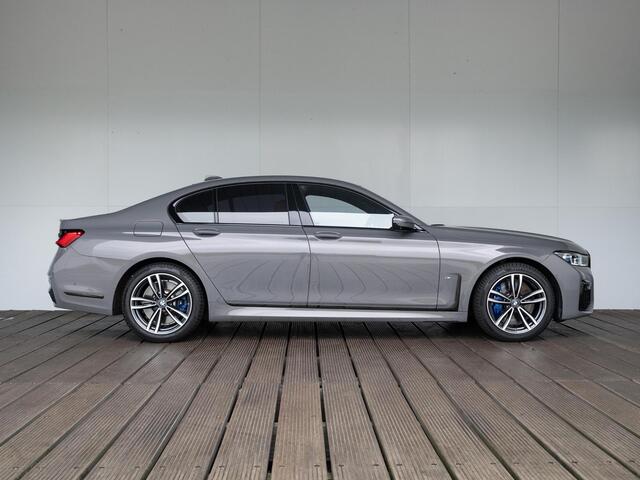 BMW 7-SERIE Sedan 745e | High Executive / Model M Sport / Active Steering / BMW Personal CoPilot Pack | Easter