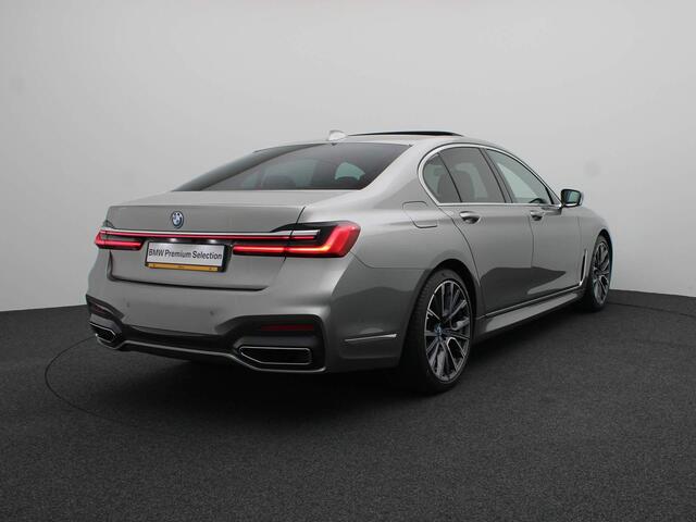 BMW 7-SERIE Sedan 745e High Executive M Sportpakket / Schuifdak / Laserlight / Head-Up Display / 20'' | Easter