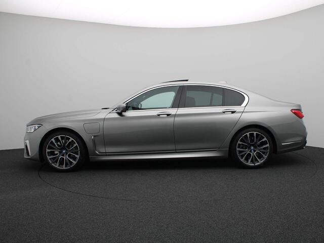 BMW 7-SERIE Sedan 745e High Executive M Sportpakket / Schuifdak / Laserlight / Head-Up Display / 20'' | Easter