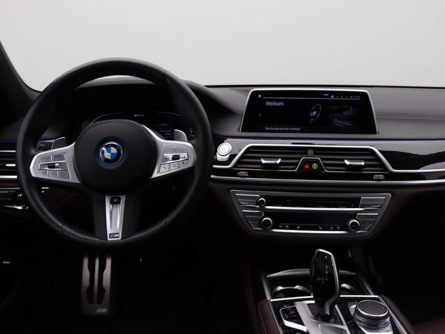 BMW 7-SERIE Sedan 745e High Executive M Sportpakket / Schuifdak / Laserlight / Head-Up Display / 20'' | Easter