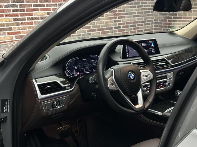 BMW 7-SERIE 745Le xDrive High Executive chauffeur pakket Lounge Panorama Dealer Garantie Massage
