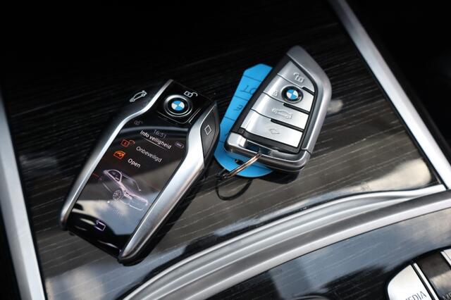 BMW 7-SERIE 745e High Executive | M Sport | Schuifdak | BTW Verrekenbaar