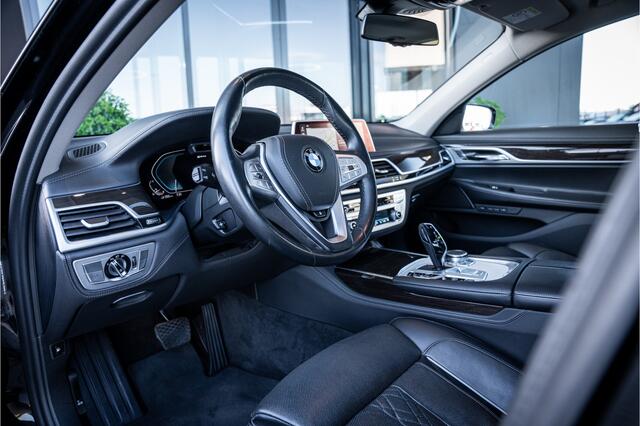 BMW 7-SERIE 745e - Panorama | ACC | 360 Camera | Massage | Memory