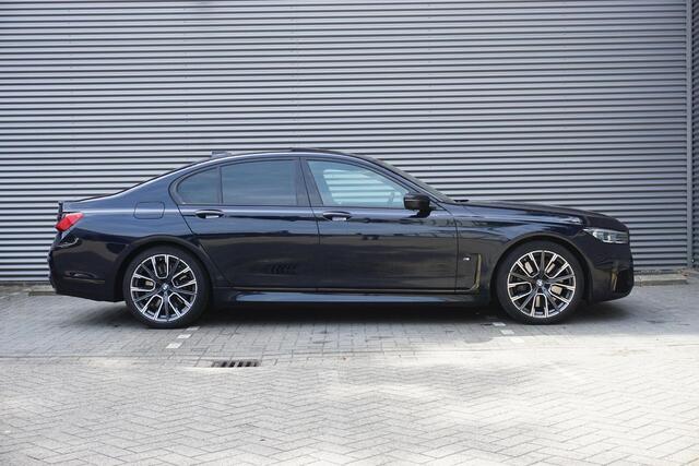 BMW 7-SERIE 730d xDrive M Sportpakket | Active Steering | Soft Close Automatic portieren | Elektrisch glazen schuif-/kanteldak | Comfortstoelen voor | Harman Kardon Surround Sound Systeem