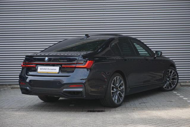 BMW 7-SERIE 730d xDrive M Sportpakket | Active Steering | Soft Close Automatic portieren | Elektrisch glazen schuif-/kanteldak | Comfortstoelen voor | Harman Kardon Surround Sound Systeem