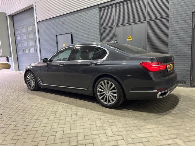 BMW 7-SERIE 730d High Executive | Head-Up | Leder | Camera | Stoelverwarming | Getint Glas | 19 Inch